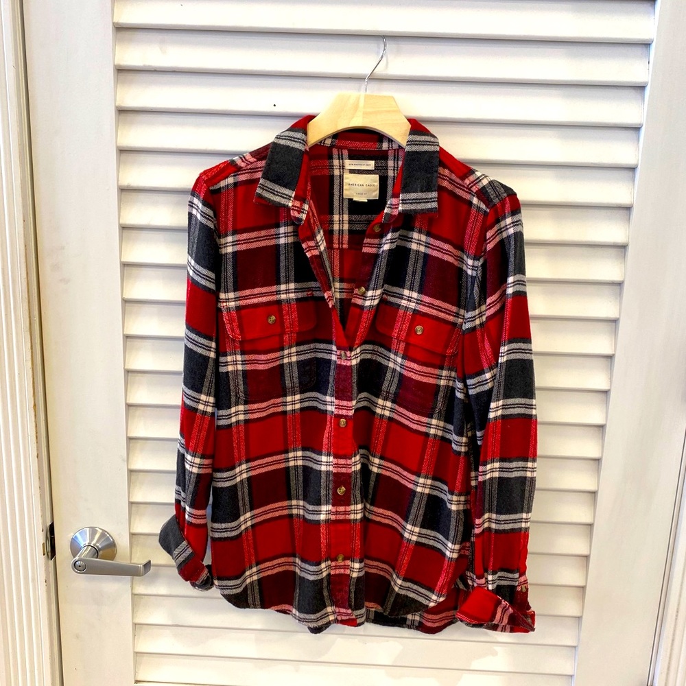 American Eagle plaid flannel button down
